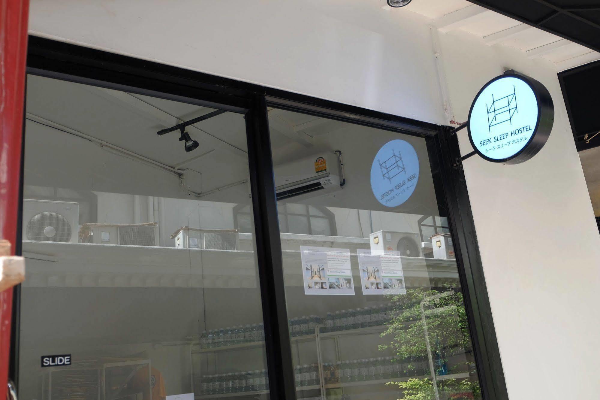 Seek Sleep Hostel Bangkok Exterior photo